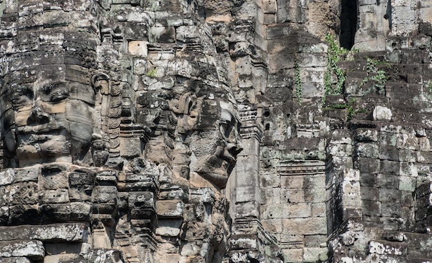 Bayon-tempel met zijn gezichtsstandbeelden in Ankor Wat, Cambodja