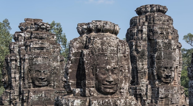 Bayon-tempel met zijn gezichtsstandbeelden in Ankor Wat, Cambodja