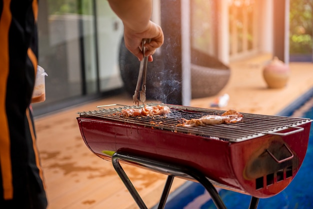 사진 bbq가 디너 파티 준비 중