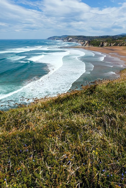 Getxo town, Biscay, Basque Country(스페인)의 해변 Azkorri 또는 Gorrondatxe.