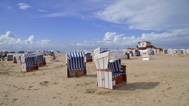 해변의 해변 의자 Sankt Peter Ording North Sea