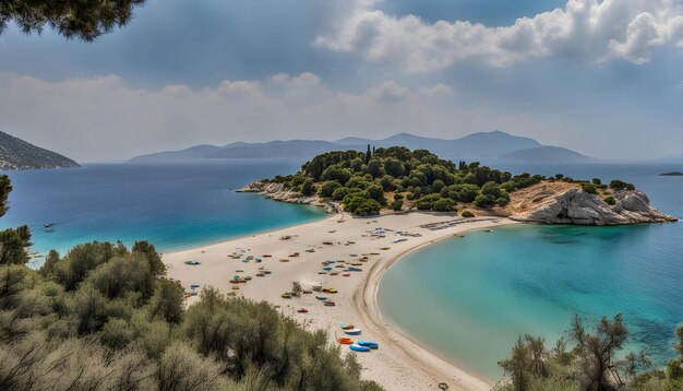 Photo a beach with many beach chairs and a blue water and a beach with a mountain in the background