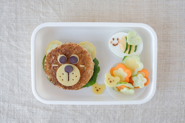 Bear and bumble bee lunch box