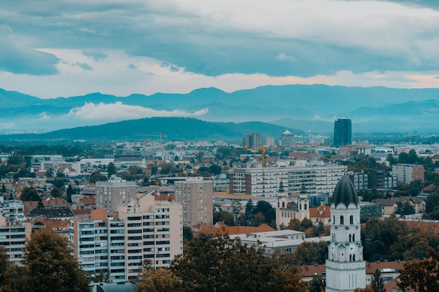 Photo beautiful architectura of ljubljana slovenia city center green capital of europe