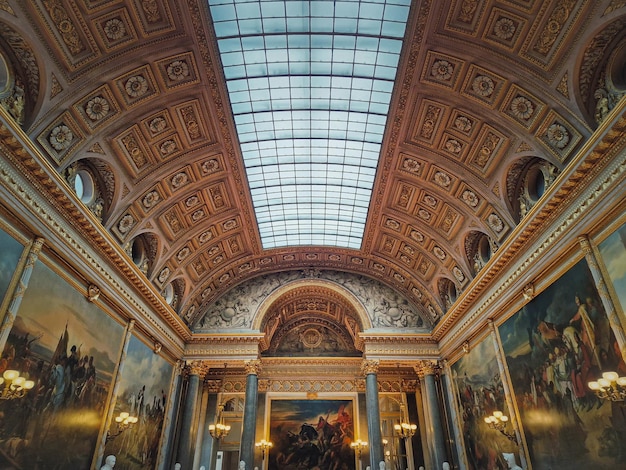 사진 프랑스 베르사유 궁전의 위대한 전투의 갤러리의 아름다운 건축적 세부 사항