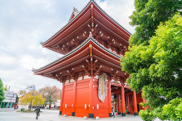 日本の浅草周辺の浅草寺における美しい建築