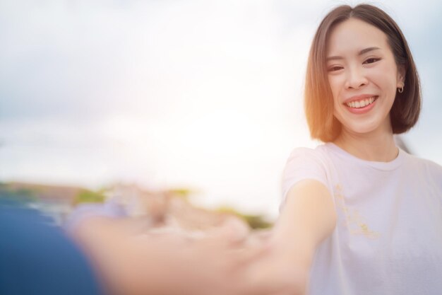 写真 美しいアジアの女性の笑顔幸せ