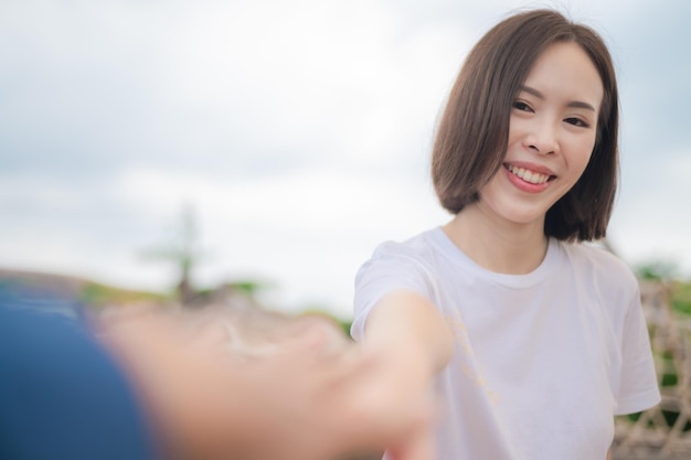 写真 美しいアジアの女性の笑顔幸せ