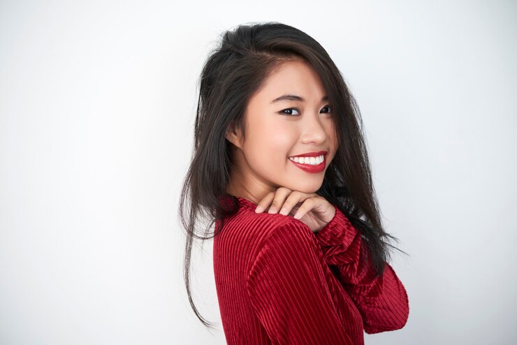 Photo beautiful asian woman smiling