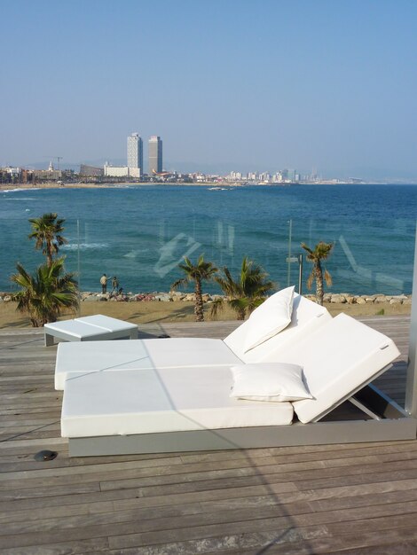 Beautiful Barcellona Spa with white design, with swimming pool and close to the beach