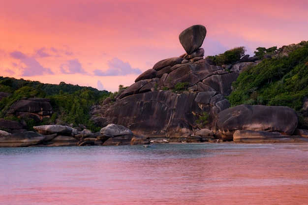 Bella spiaggia e mare tropicale, similan, phang nga, in tailandia.