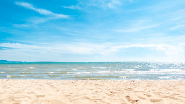 Photo beautiful beach with blue sky 