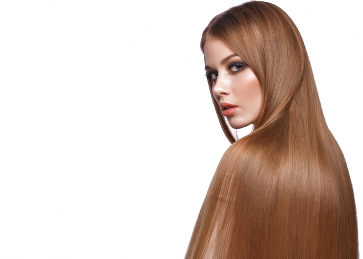 Photo beautiful blond girl with a perfectly smooth hair
