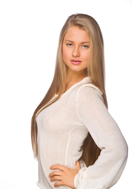 Красивая блондинка с длинными волосами на изолированном фоне