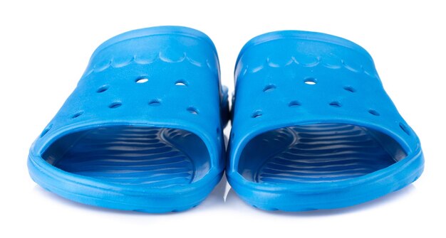 Foto bellissimo sandalo blu isolato su sfondo bianco