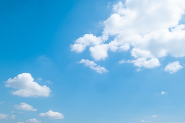 背景の美しい青い空雲。