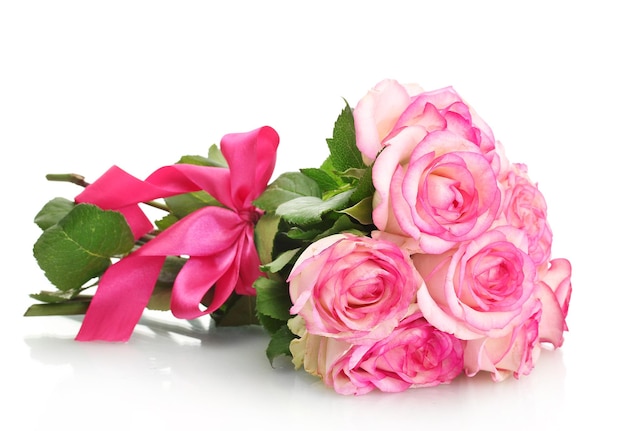 Красивый букет розовых роз, изолированные на белом фоне