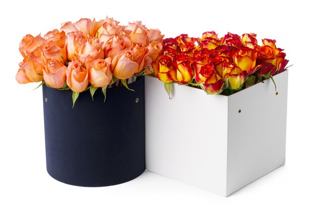 Красивые коробки со свежими розами