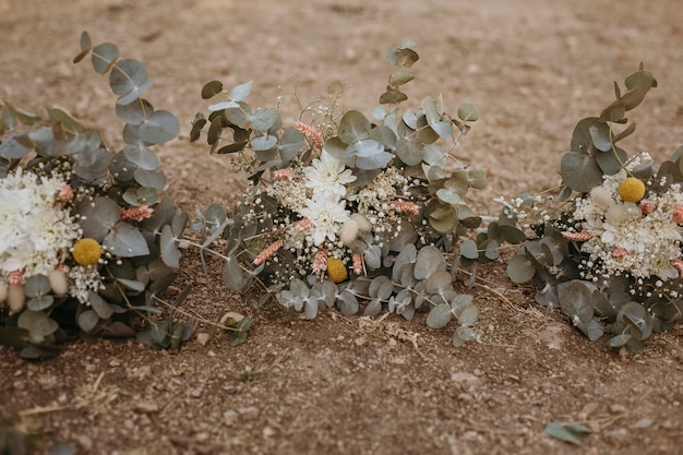 美しい花嫁介添人の花の装飾