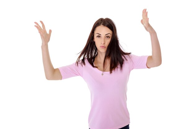 Photo beautiful brunette woman in pink tshirt