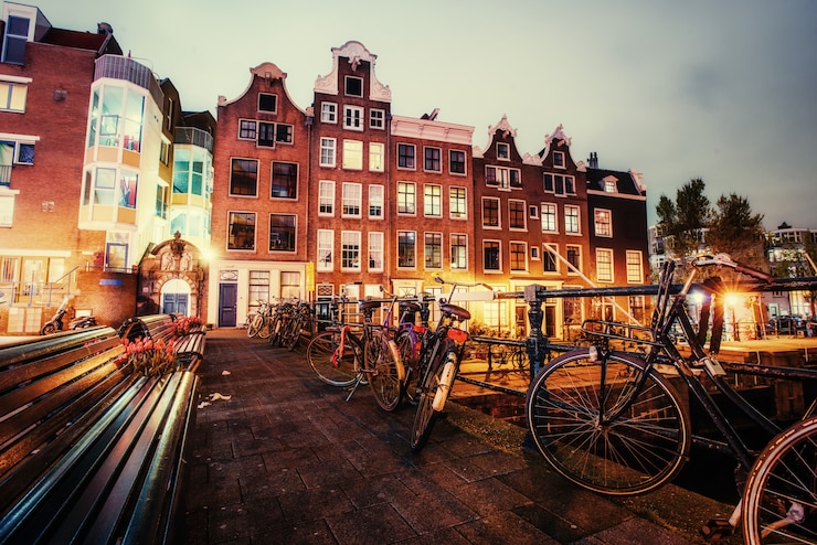 Photo beautiful calm night view of amsterdam city