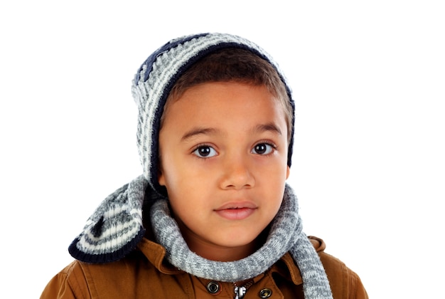 Красивый ребенок с шерстяным шарфом