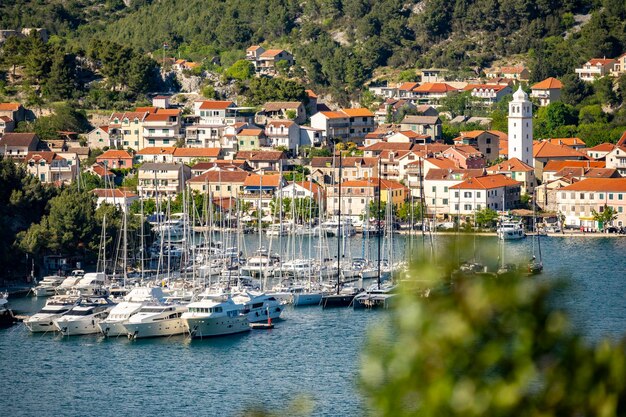 Photo beautiful coastal town of skradin entrance to the wonderful krka national park croatia