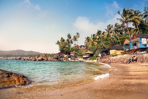 Foto bellissimi cottage sulla spiaggia di goa