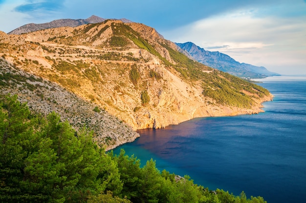 아드리아 해, Makarska Riviera, Croatia의 아름다운 달마 시안 해안