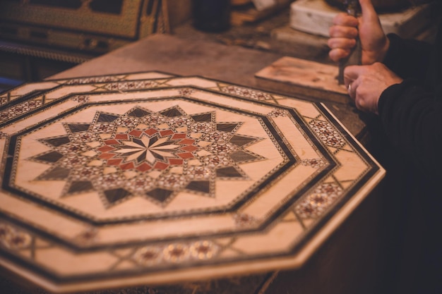 Photo beautiful decoration of traditional marquetry taracea - alhambra palace in granada spain