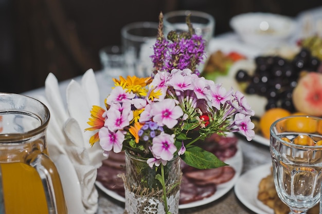 Beautiful decorations of the holiday table 5070