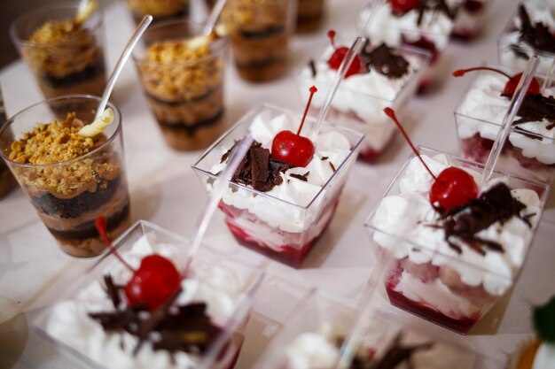 Torte belle e deliziose in un giorno di festa