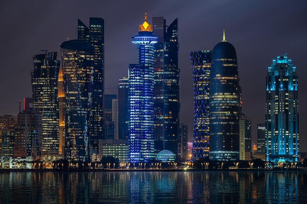 Photo beautiful doha skyline after sunset