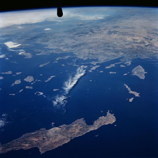 写真 宇宙から見た美しい地球