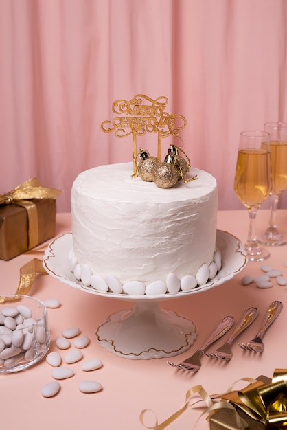 Beautiful and elegant cake topper