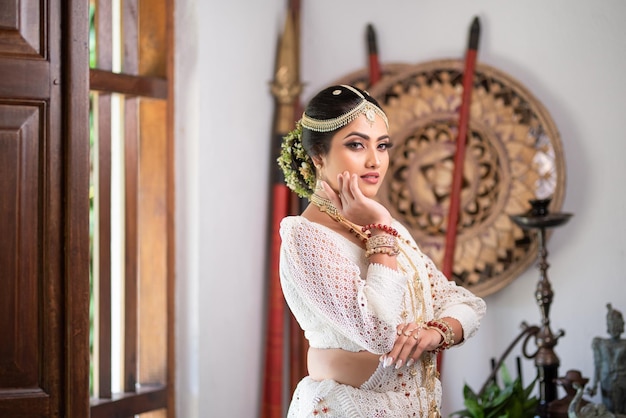 Beautiful and elegant Sri Lankan traditional Kandyan Bride