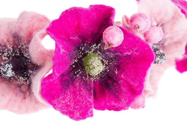 Красивый цветочный сувенир Мальва из шерсти