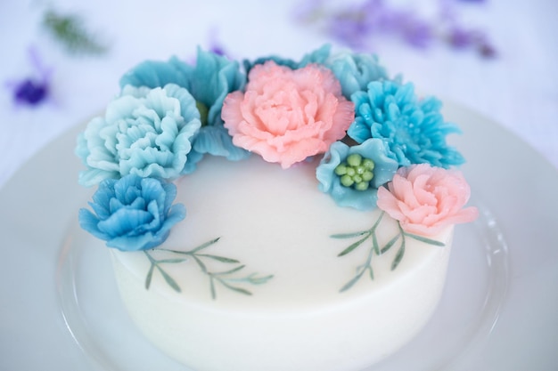 Beautiful flower shaped coconut milk jelly cake.