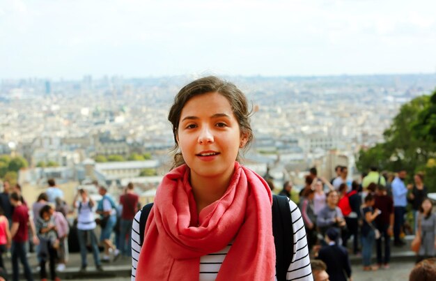 Photo beautiful girl on the paris street