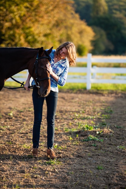 馬と美しい少女