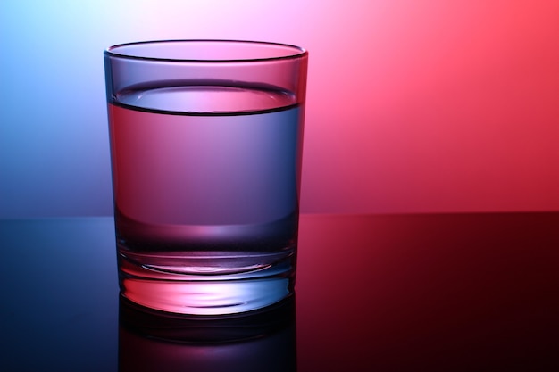 Photo a beautiful glass of water