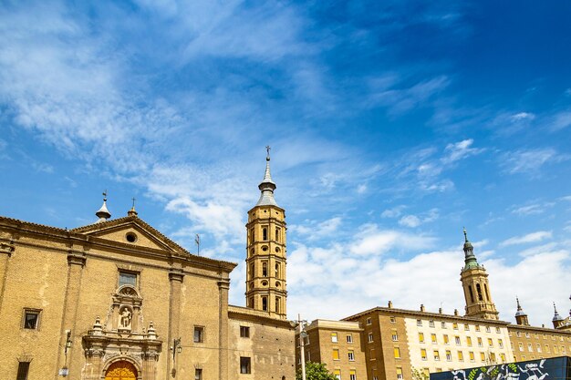 Photo beautiful historic church zaragoza spain square pilar blue sky