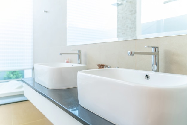 Bellissimo bagno interno vero e proprio dotato di lavabo