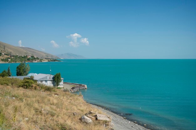 Photo beautiful lake sevan in armenia