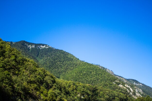 素敵な空と山の美しい風景