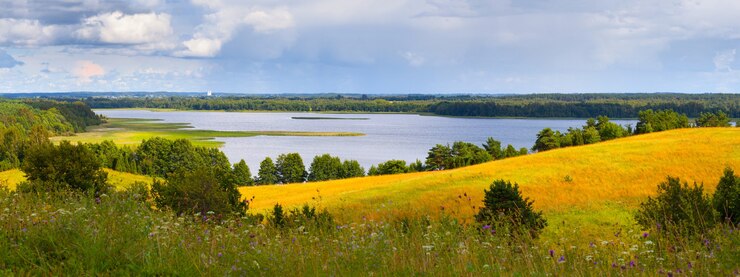 Красивый пейзаж в национальном парке Браславские озера, Беларусь