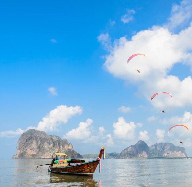 Bello paesaggio della spiaggia di pak meng in trang, tailandia