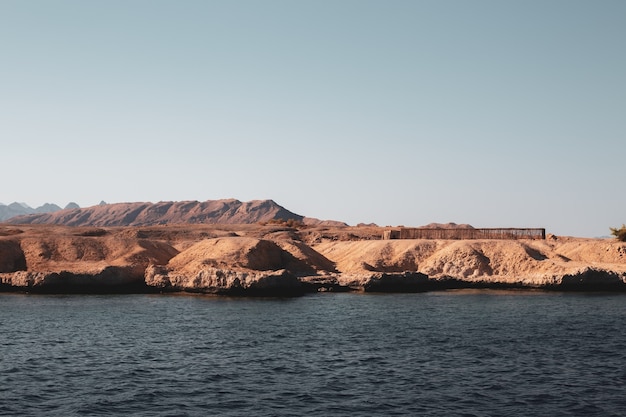 Photo beautiful landscape of sea and mountains in africa