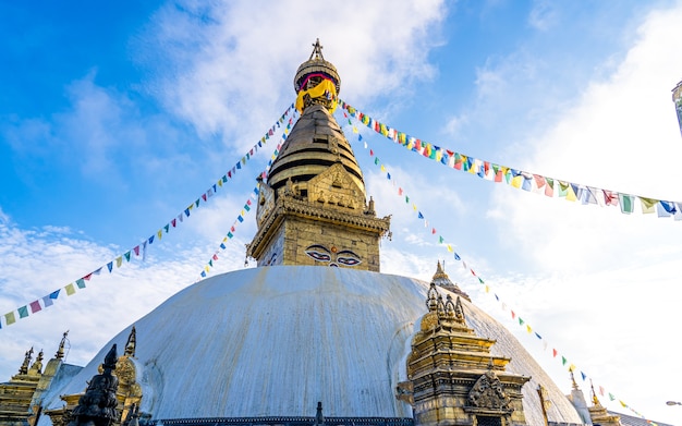 Splendida vista del paesaggio dello stupa di swayambhunath a kathmand nepal