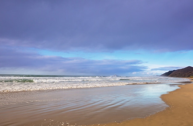 Bei paesaggi è l'ocean beach, nuova zelanda.